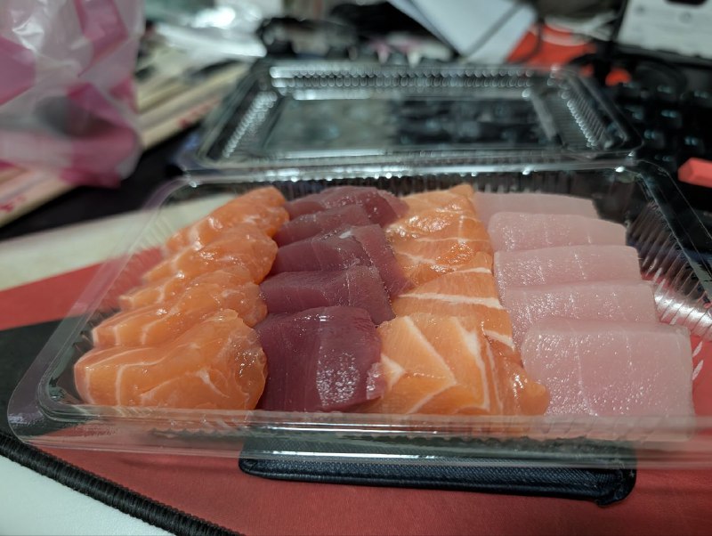 最白癡的是跑去魚市排了一個小時